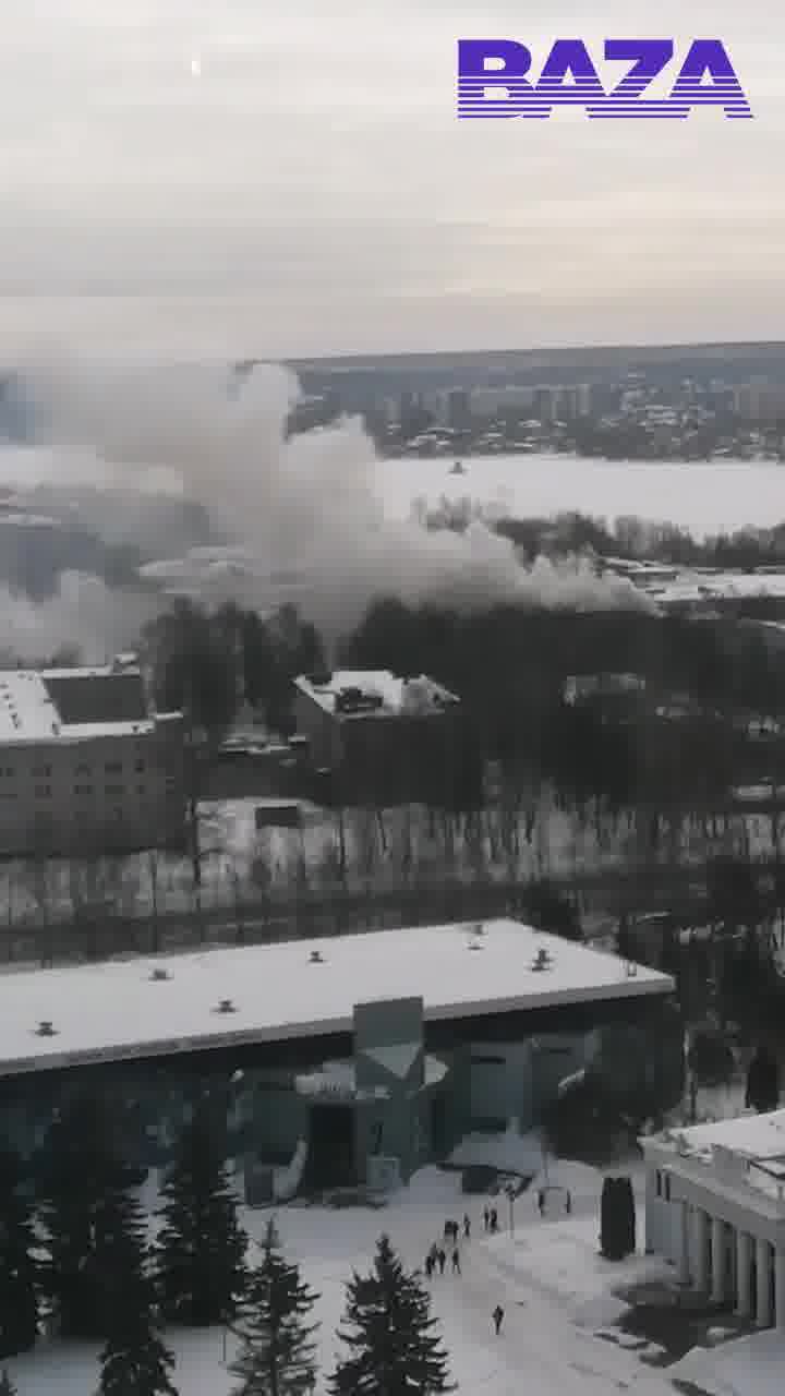 In Kazan, the Higher Command Tank School is on fire