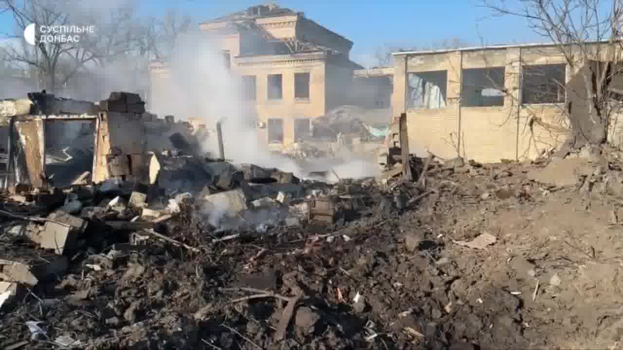 Destruction in Selydove as result of shelling