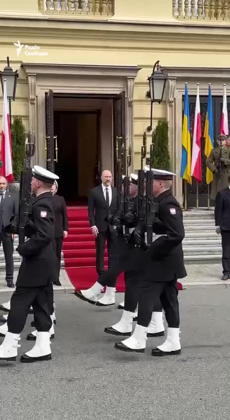 The Ukrainian delegation arrived in Warsaw. Today, the governments of Poland and Ukraine are to discuss the problem of the border blockade