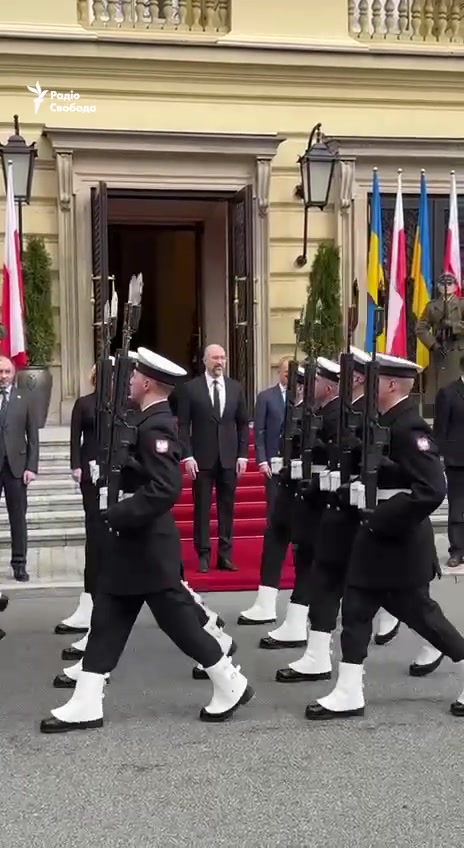 The Ukrainian delegation arrived in Warsaw. Today, the governments of Poland and Ukraine are to discuss the problem of the border blockade